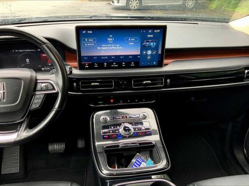 Used 2023 Lincoln Nautilus Reserve w/ Equipment Group 201A image 6