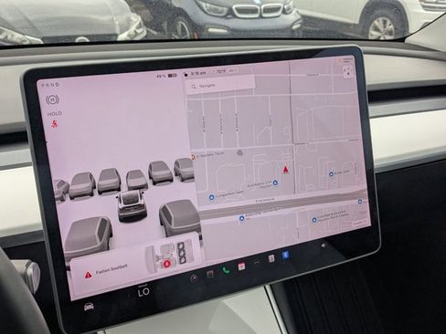 Used 2021 Tesla Model Y Long Range image 11