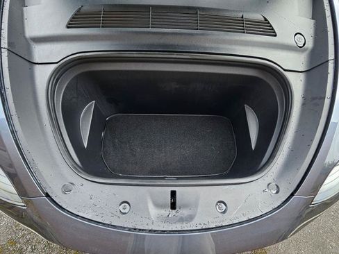 Used 2023 Tesla Model Y Long Range AWD/4WD image 27