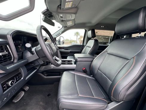 Used 2025 Ford F250 Lariat w/ Chrome Package image 14