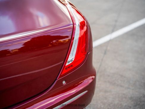 Used 2012 Jaguar XJ image 67