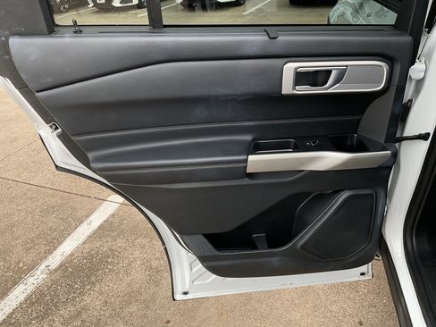Used 2023 Ford Explorer Limited image 20