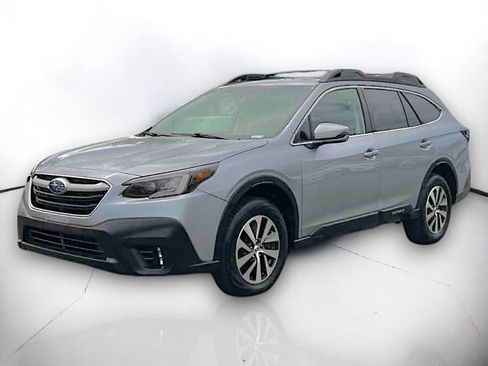 Used 2022 Subaru Outback Premium image 2