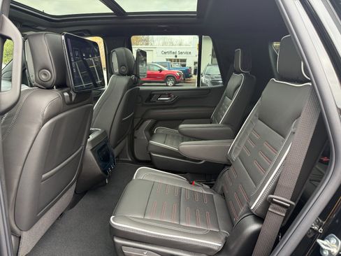 New 2026 GMC Yukon AT4 Ultimate w/ LPO, Illumination Package image 17