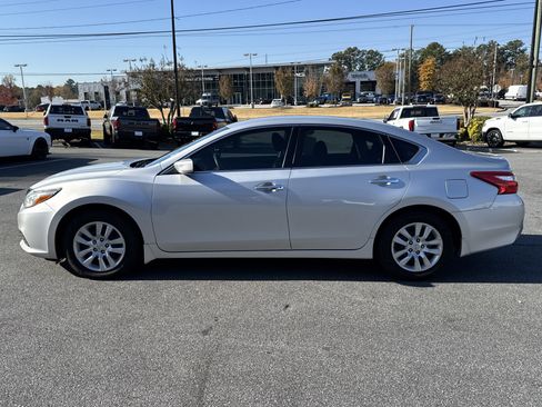 Used 2017 Nissan Altima 2.5 S w/ Power Driver Seat Package image 4