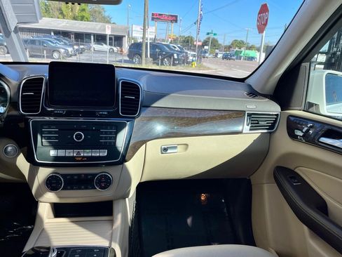 Used 2017 Mercedes-Benz GLS 450 4MATIC image 28