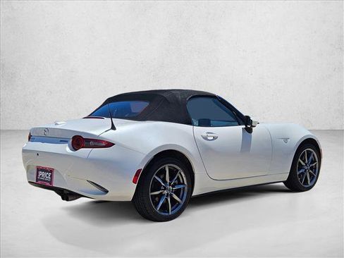 Used 2022 MAZDA MX-5 Miata Grand Touring w/ Weather Package RWD image 5
