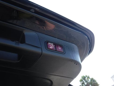 Used 2023 Mercedes-Benz GLB 250 image 9