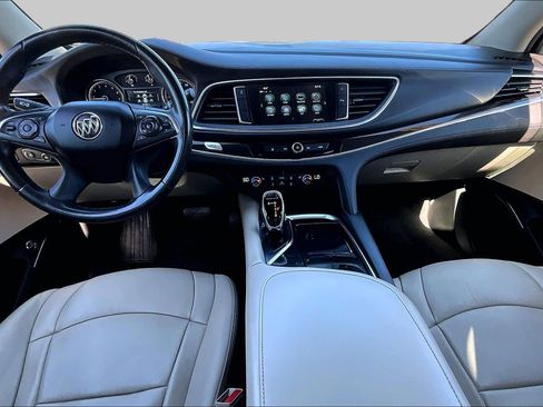 Used 2019 Buick Enclave Essence image 10