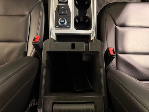 Certified 2022 Ford Explorer XLT w/ Equipment Group 202A image 26