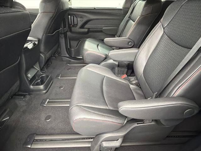Certified 2026 Toyota Sienna XSE FWD image 39
