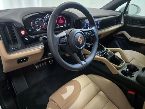 New 2026 Porsche Cayenne image 4