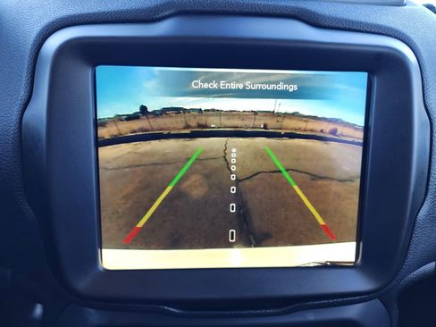 Used 2023 Jeep Renegade Trailhawk image 24