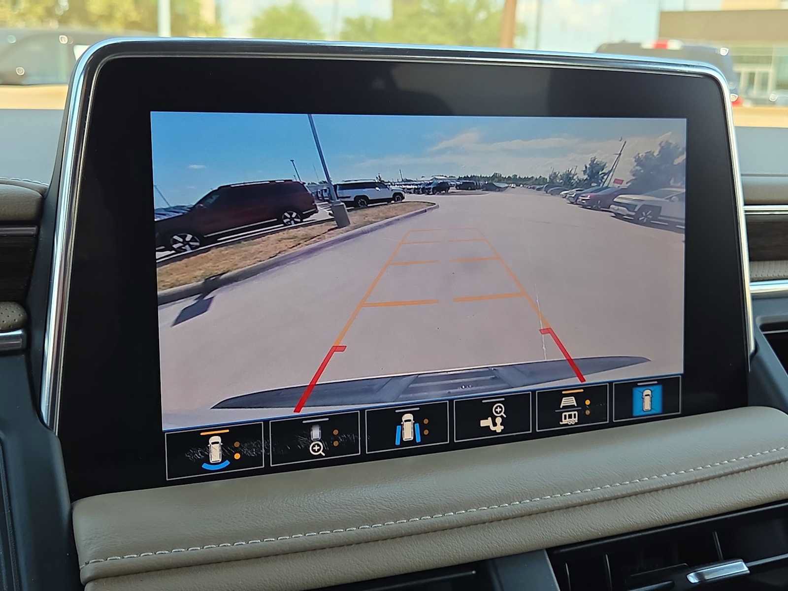 Used 2021 Chevrolet Tahoe Premier RWD image 22