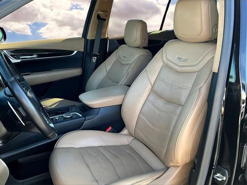 Certified 2023 Cadillac XT6 Sport w/ Platinum Package image 21