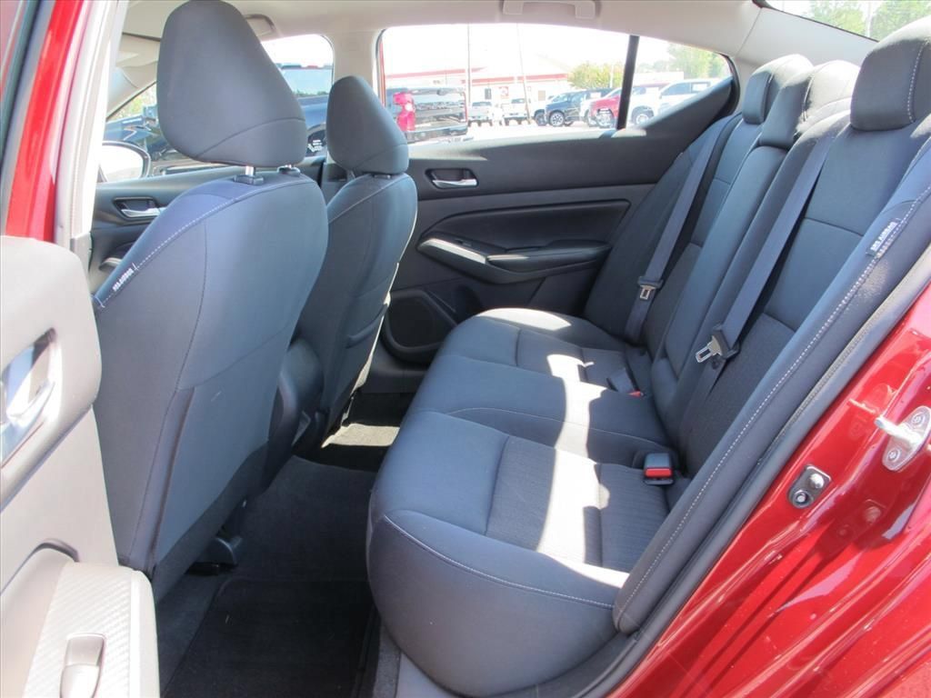 Used 2022 Nissan Altima 2.5 SV FWD image 17