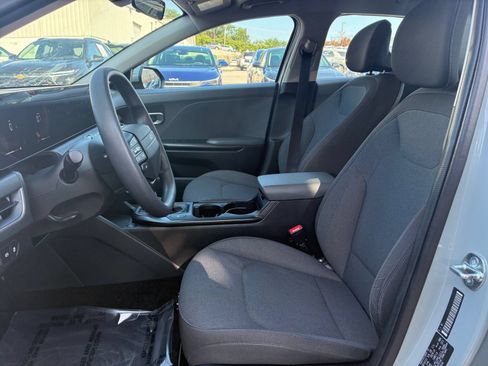 Used 2025 Kia K4 FWD image 22