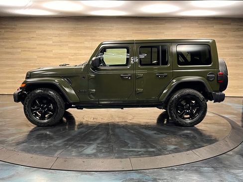 Used 2022 Jeep Wrangler Unlimited Sahara image 22