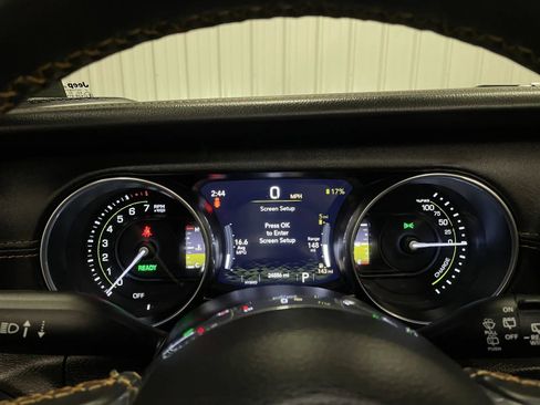 Used 2023 Jeep Wrangler Unlimited Sahara image 31