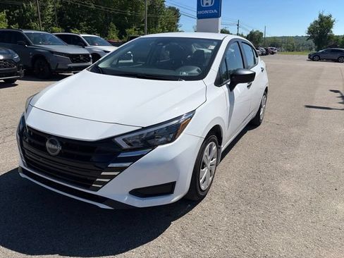 Used 2025 Nissan Versa S w/ Trunk Package FWD image 2