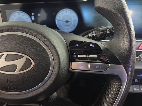 Used 2024 Hyundai Elantra SEL FWD image 12