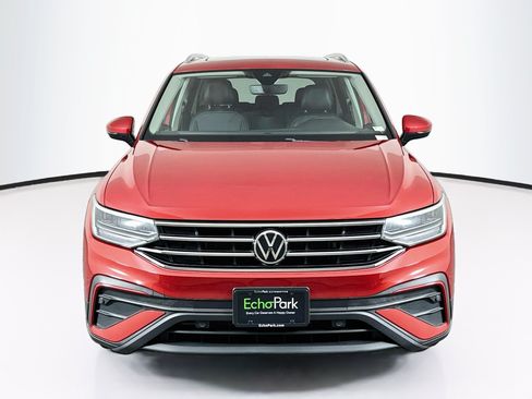 Used 2022 Volkswagen Tiguan SE FWD image 2