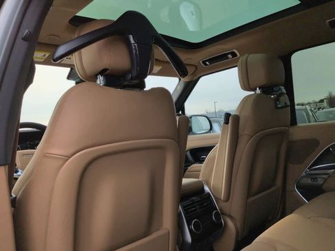 New 2026 Land Rover Range Rover SE image 18