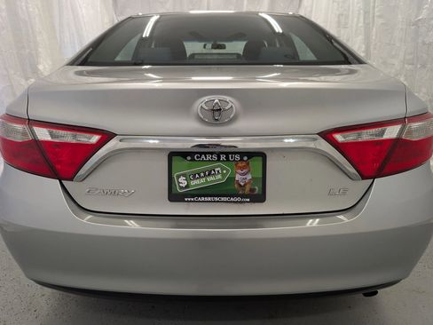 Used 2015 Toyota Camry LE image 9