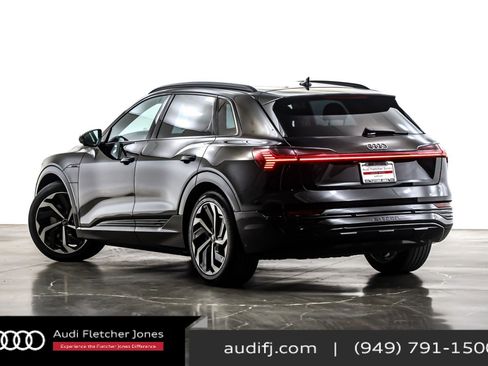 Used 2024 Audi Q8 e-tron Premium Plus w/ Premium Plus Package image 12