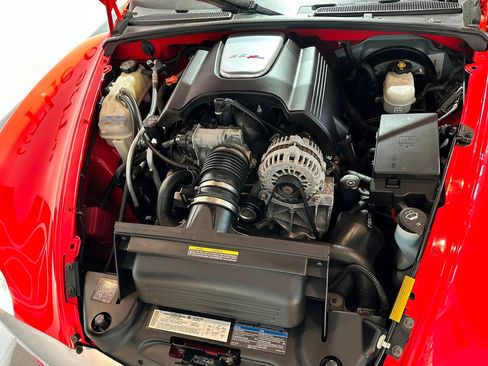 Used 2004 Chevrolet SSR w/ Preferred Equipment Group image 25