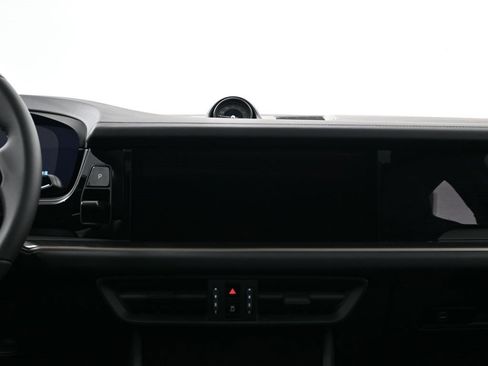 New 2026 Porsche Cayenne Turbo image 11