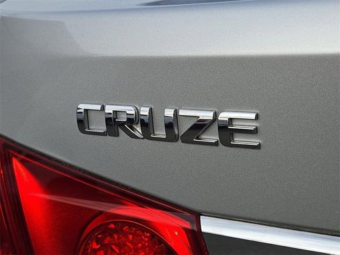 Used 2012 Chevrolet Cruze LT image 29