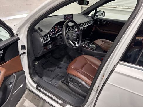 Used 2018 Audi Q7 3.0T Premium Plus w/ Premium Plus Package image 31