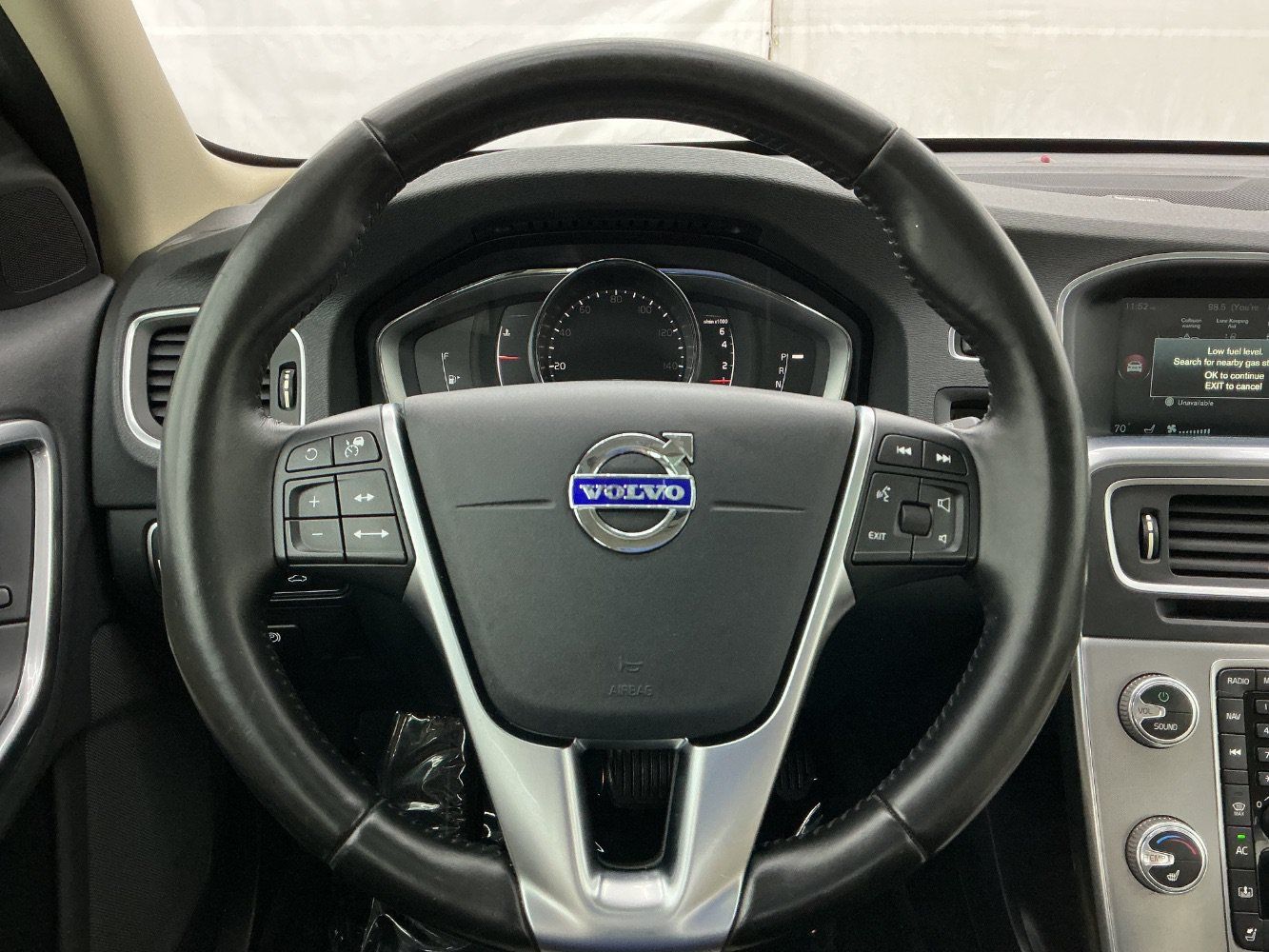Used 2017 Volvo S60 T5 Inscription Platinum w/ Climate Package AWD/4WD image 32