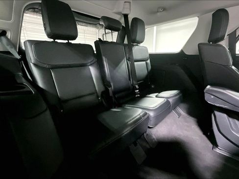 Used 2025 Ford Expedition Platinum AWD/4WD image 38