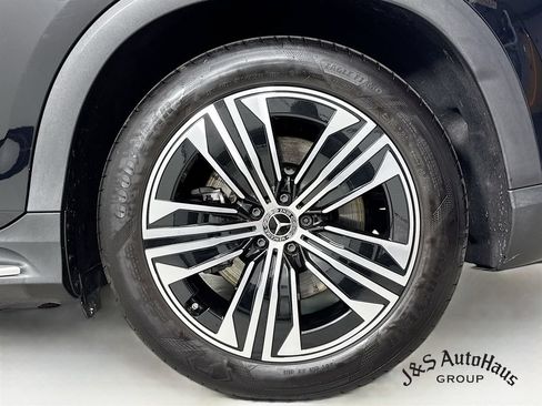 Used 2024 Mercedes-Benz EQS 450+ SUV w/ Exclusive Trim Package image 41