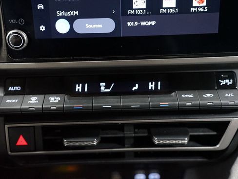 Used 2025 Toyota Camry LE image 20