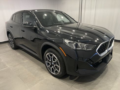 New 2026 BMW X2 xDrive28i w/ Technology Package AWD/4WD image 3