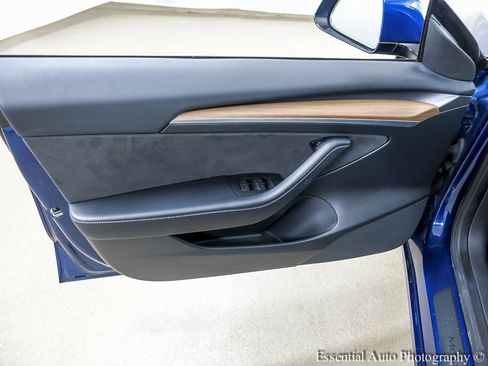 Used 2023 Tesla Model 3 Standard Range image 23