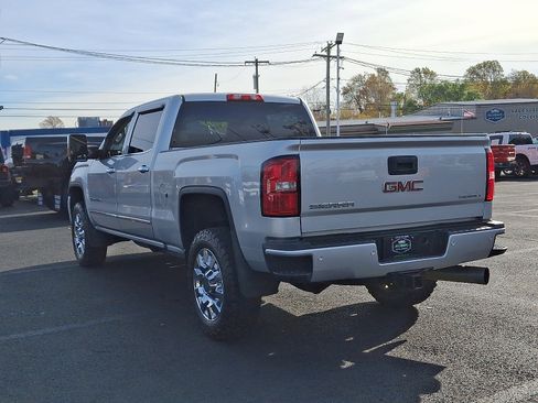 Used 2018 GMC Sierra 2500 Denali w/ Duramax Plus Package image 8