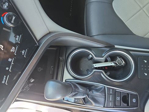 Used 2019 Toyota Camry XLE w/ Navigation Package image 21