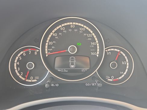 Used 2013 Volkswagen Beetle 2.5 FWD image 21