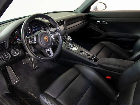 Used 2019 Porsche 911 Targa 4 GTS AWD/4WD image 4