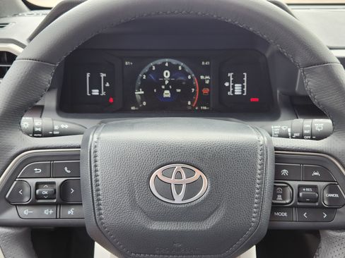 Certified 2026 Toyota 4Runner SR5 AWD/4WD image 10