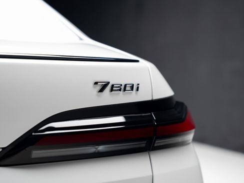 Used 2024 BMW 760i xDrive image 31