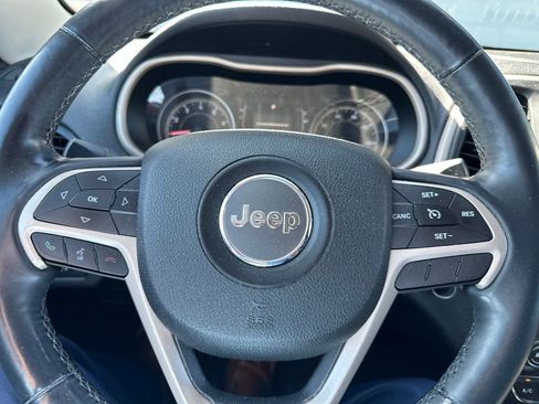 Used 2014 Jeep Cherokee Latitude w/ Cold Weather Group AWD/4WD image 5