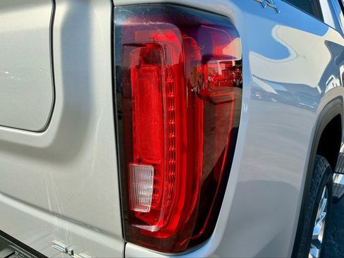 Used 2022 GMC Sierra 1500 SLT w/ SLT Premium Plus Package image 15