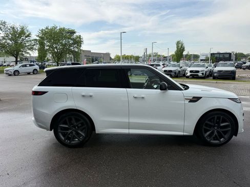 Used 2024 Land Rover Range Rover Sport Dynamic SE AWD/4WD image 6