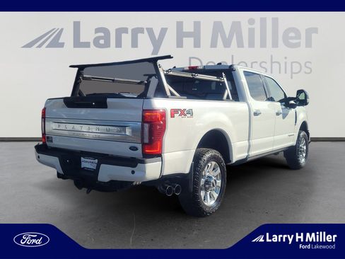 Used 2022 Ford F350 Platinum w/ FX4 Off-Road Package image 5