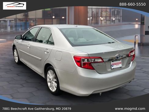 Used 2012 Toyota Camry XLE w/ Leather Pkg FWD image 1